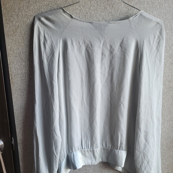 100% Silk Long Sleeve Blouse With Embrodery And Ties On Sleeves Extra Large - Picture 2 of 5